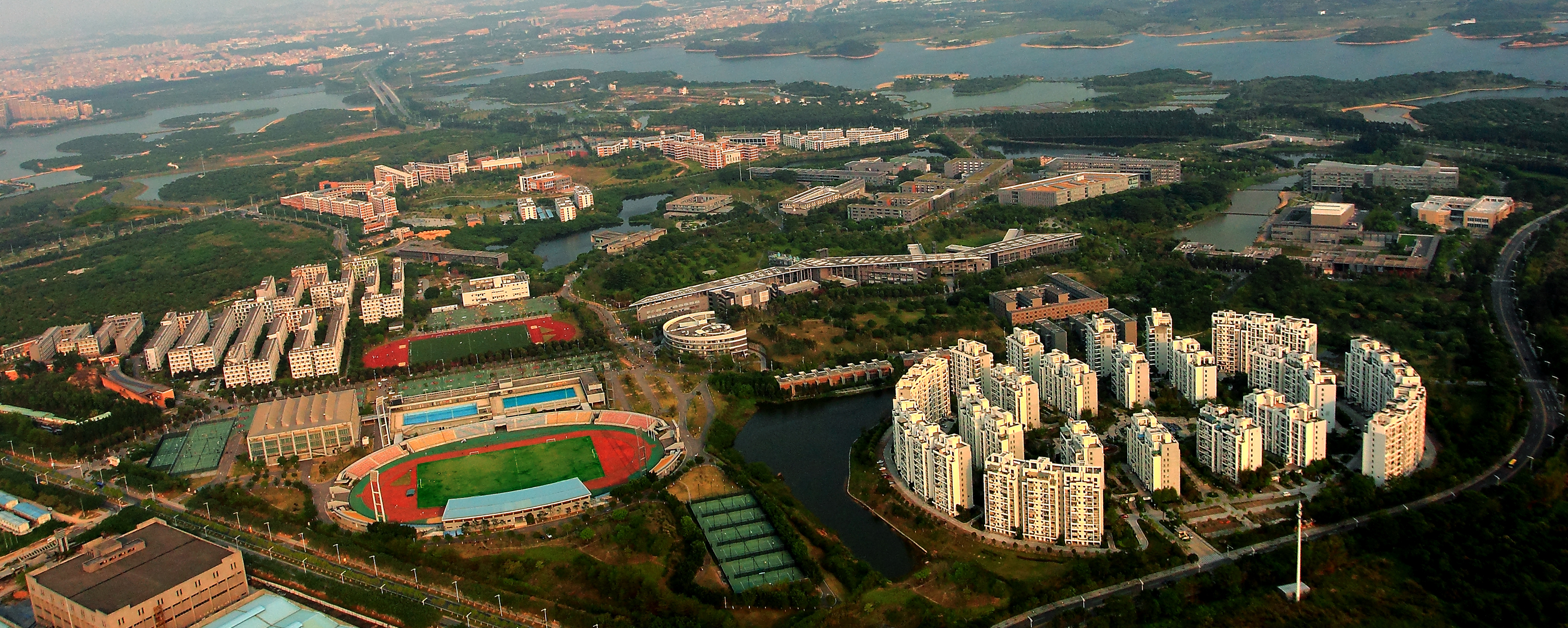 东莞理工松山湖校区图片